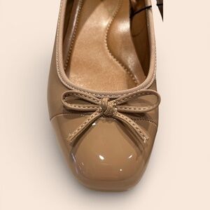 Dolce Vita Moxy Patent Toe Neutral Tan Flats Size 6.5 NWT